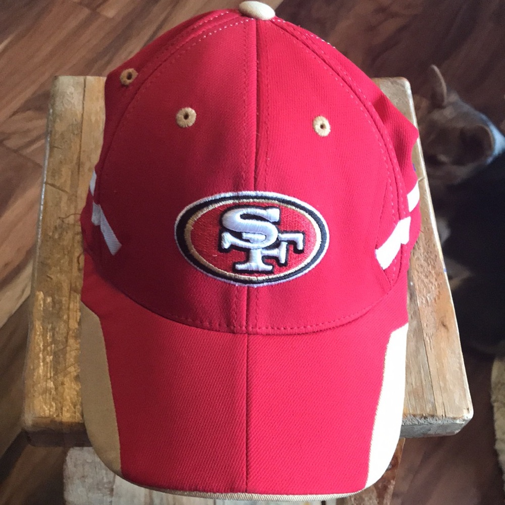 San Francisco 49ers Boys Red Cap. Good Condition. Boys Size 4 to 7.